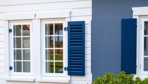 Jaki kolor rolet zewnętrznych do białych okien
